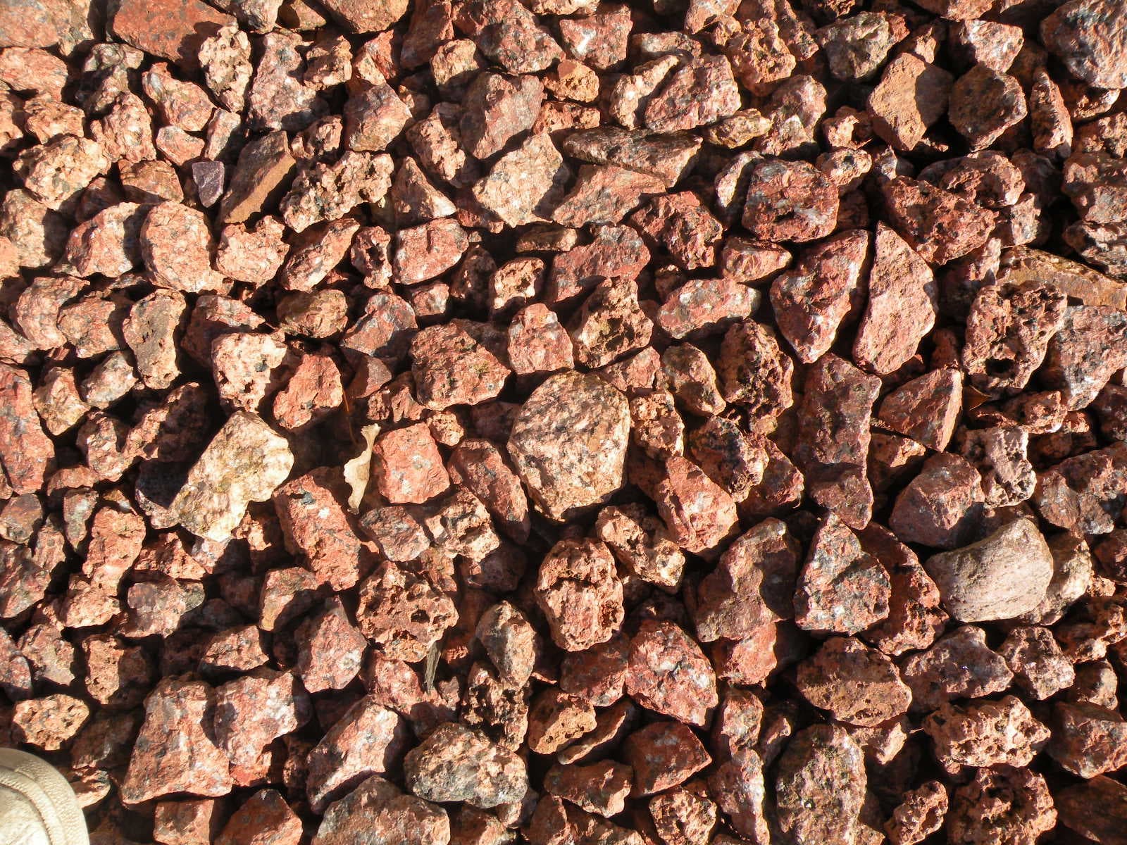 Rustic granite chunks 2"