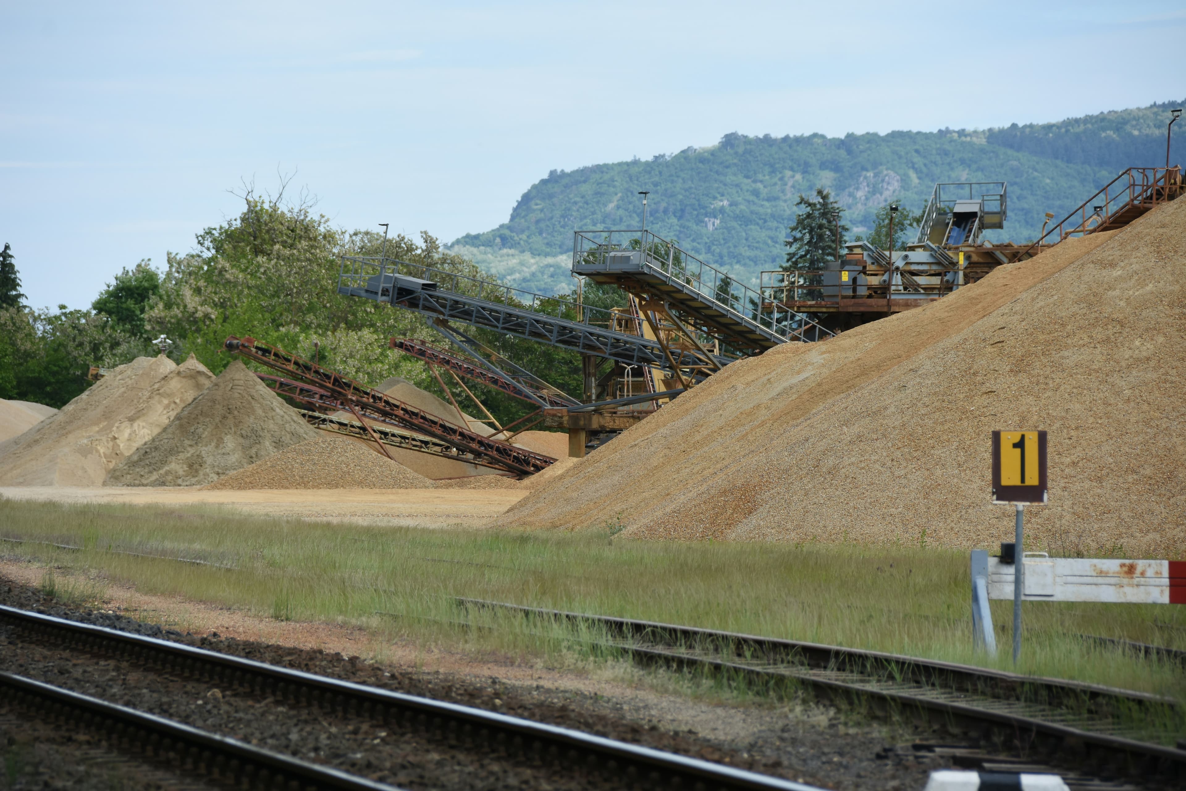 Complete Guide to Sand, Gravel, Limestone and Aggregate Prices